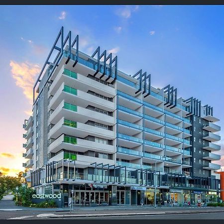 Eastwood Apartments Brisbane Luaran gambar The Village, 2015