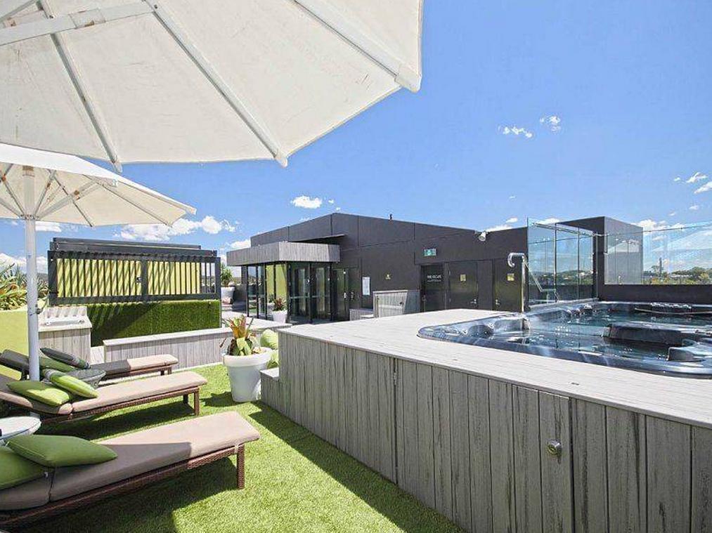 Eastwood Apartments Brisbane Luaran gambar The rooftop spa at the hotel