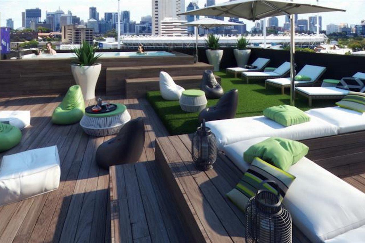 Eastwood Apartments Brisbane Luaran gambar The rooftop pool at the W Hotel, South Beach