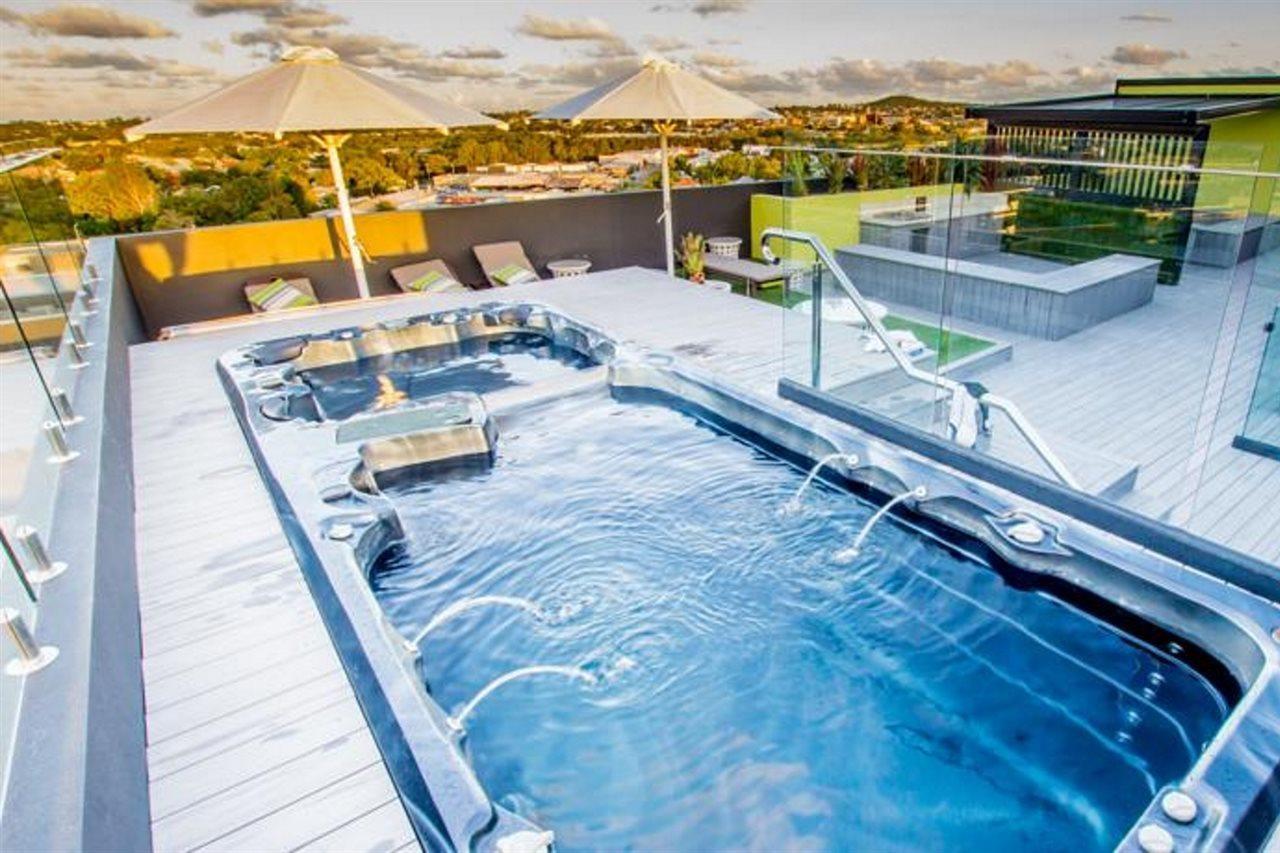 Eastwood Apartments Brisbane Luaran gambar A rooftop pool