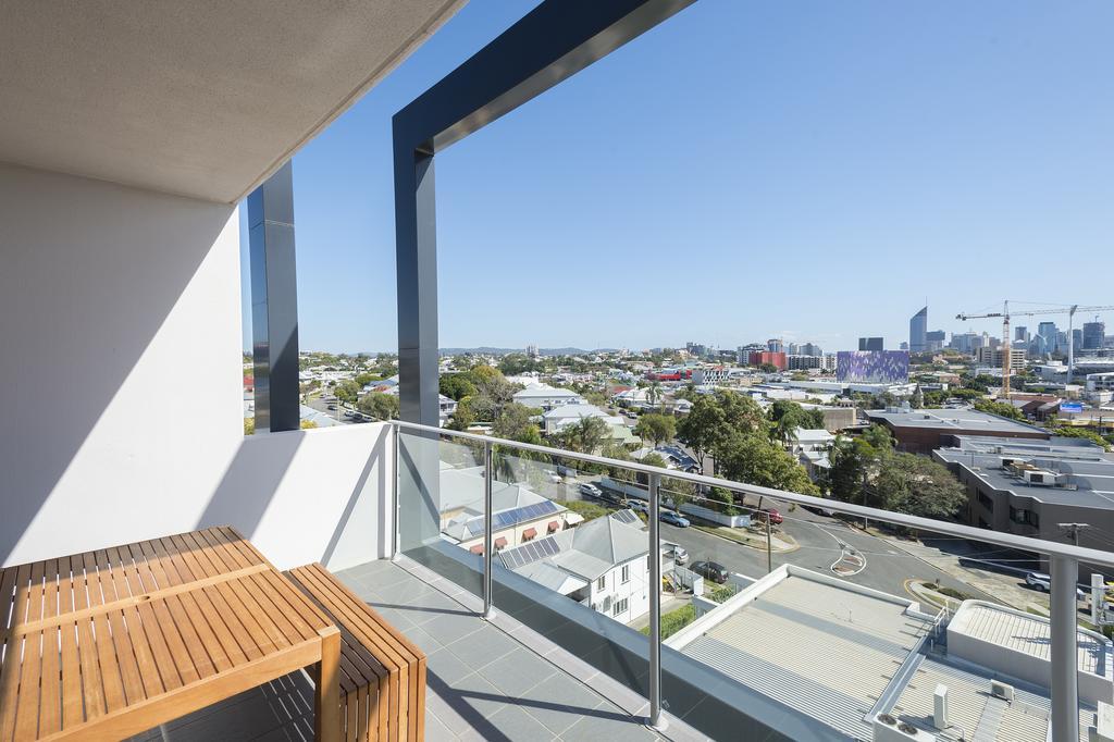 Eastwood Apartments Brisbane Luaran gambar Balcony of an apartment in Perth, Western Australia