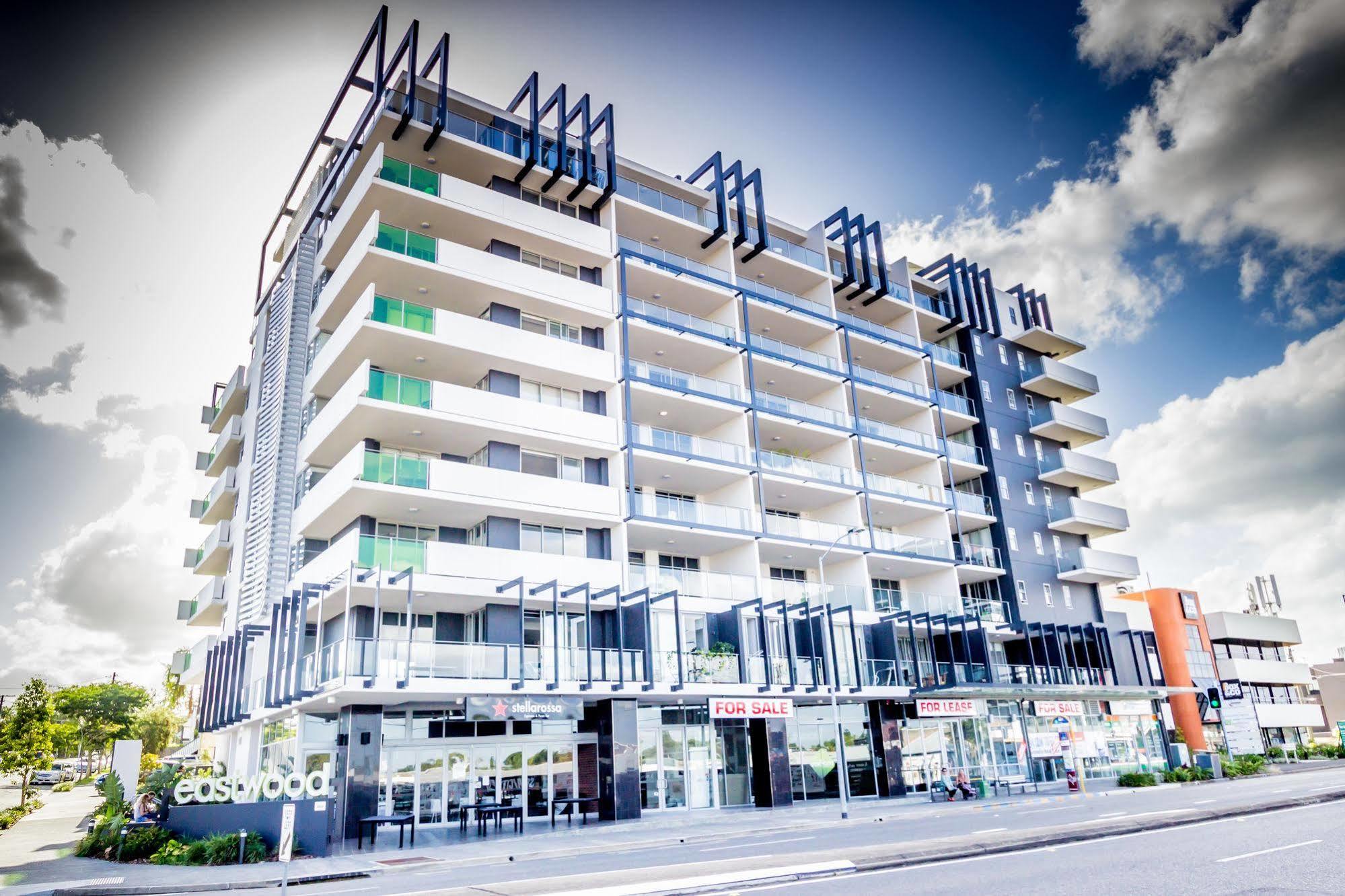 Eastwood Apartments Brisbane Luaran gambar The Village, 2014