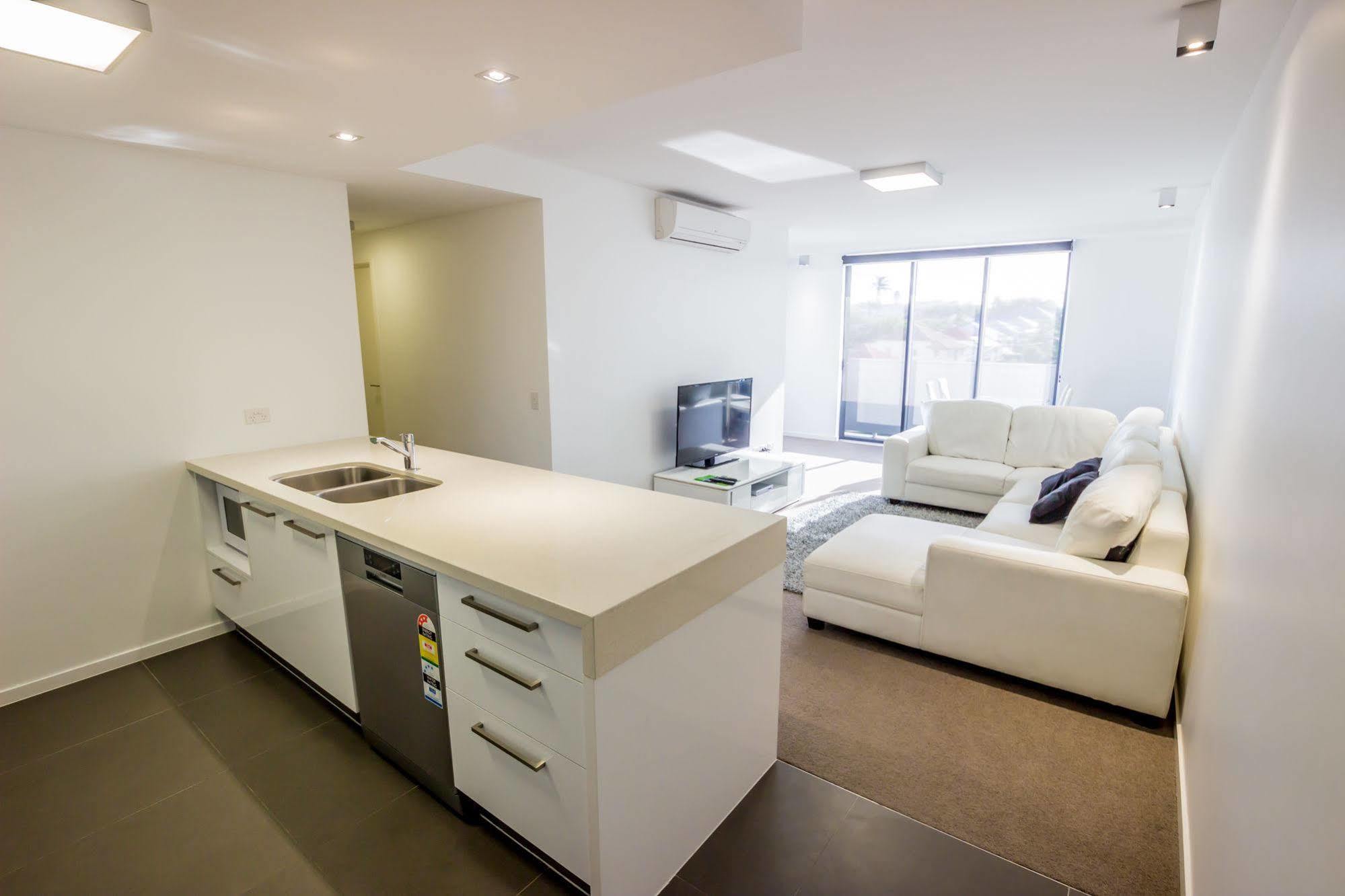 Eastwood Apartments Brisbane Luaran gambar A typical apartment at the Village