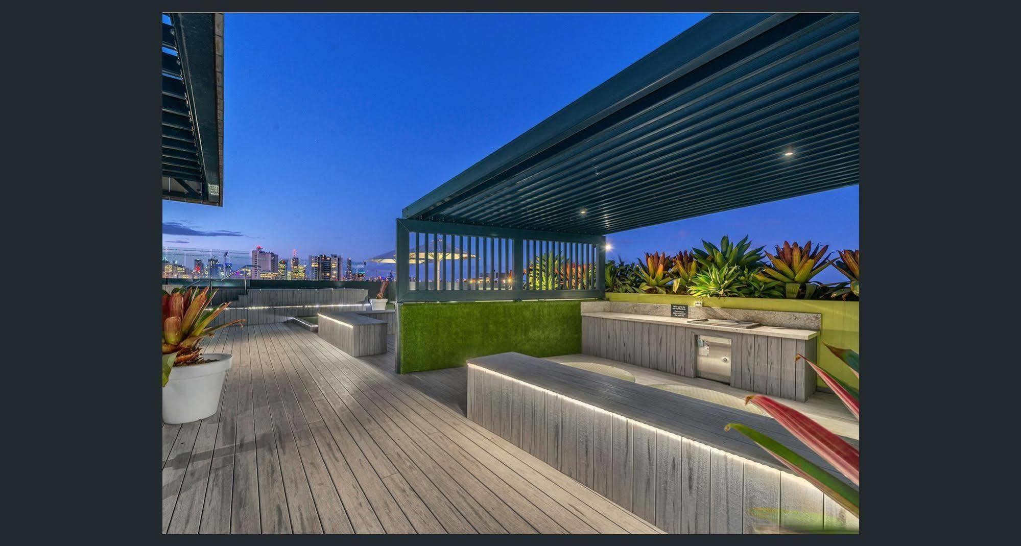 Eastwood Apartments Brisbane Luaran gambar Rooftop BBQ area